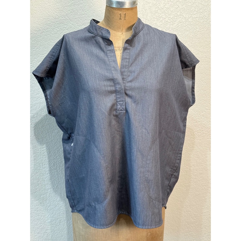 FIGS Technical Collection Grey Scrub Top WXXSW1003 Womens Large Short Sleeve